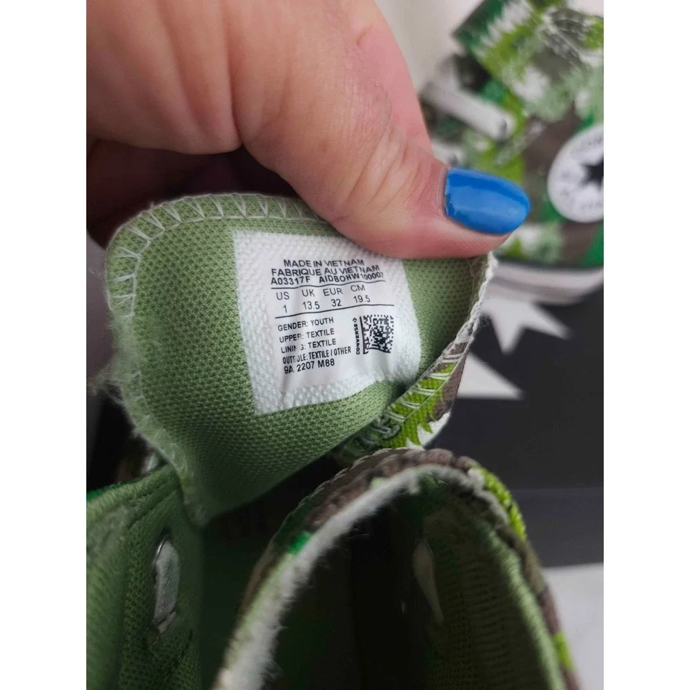 Converse Chuck Taylor All Star 1V Hi Youth Size 1 Green Canvas Bear Print A03317